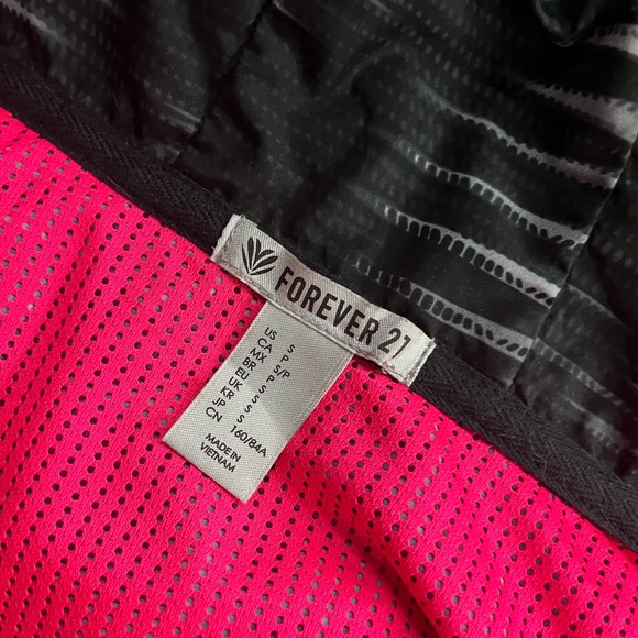 black windbreaker - Picture 4 of 4